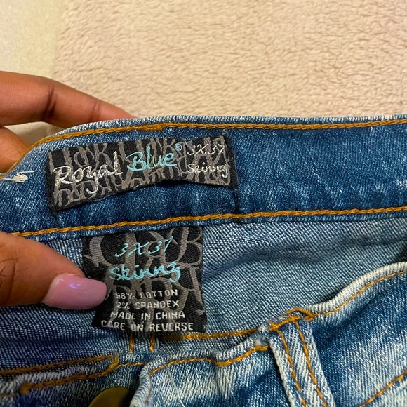 Royal Blue Distressed Skinny Jeans in Size 3 Long in Light Blue - Picture 3 of 3